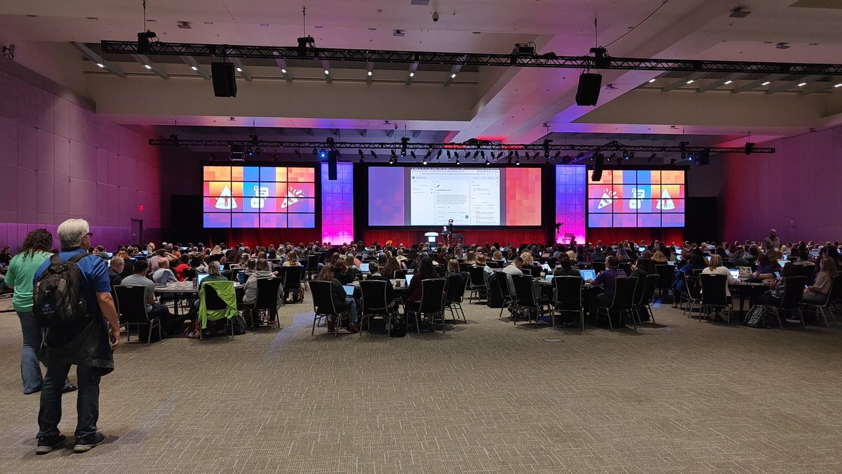 J_Bimmerle's tweet photo. @lesliefisher sharing AI tools in Ballroom D #TCEA #TCEA25 https://t.co/UX4cOXIoII
