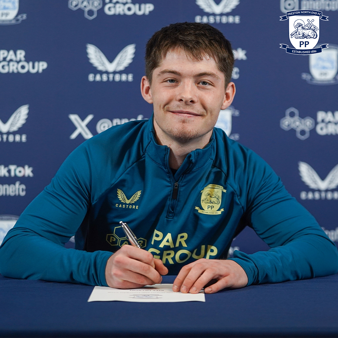 pnefc's tweet photo. 🤝 We're delighted Kitt Nelson has signed a new deal to keep him at Deepdale until at least 2028.

Kitt will now spend the remainder of the season on loan with @CorkCityFC. 🟢

#pnefc