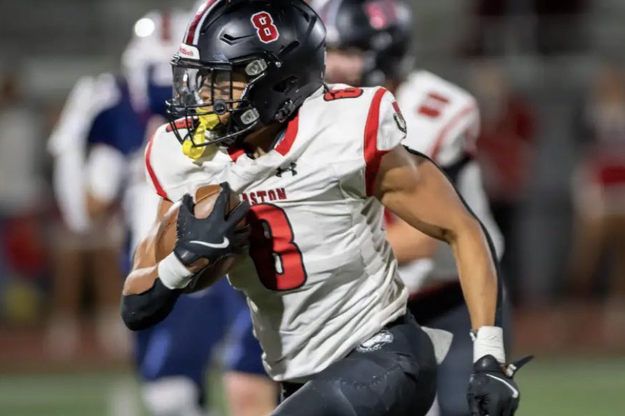 dorianthomas_33's tweet photo. ‼️UPDATED SENIOR YEAR FILM‼️

-222 Carries
-1,427 Rushing Yards
-23 Touchdowns
-6.4 YPC
-EPC All Around Player of the Year
-1st Team All-Area RB
-1st Team All-EPC RB
-1st Team All-Northampton Division RB

https://t.co/V8z0RuelWi https://t.co/xCPCwUIgzL
