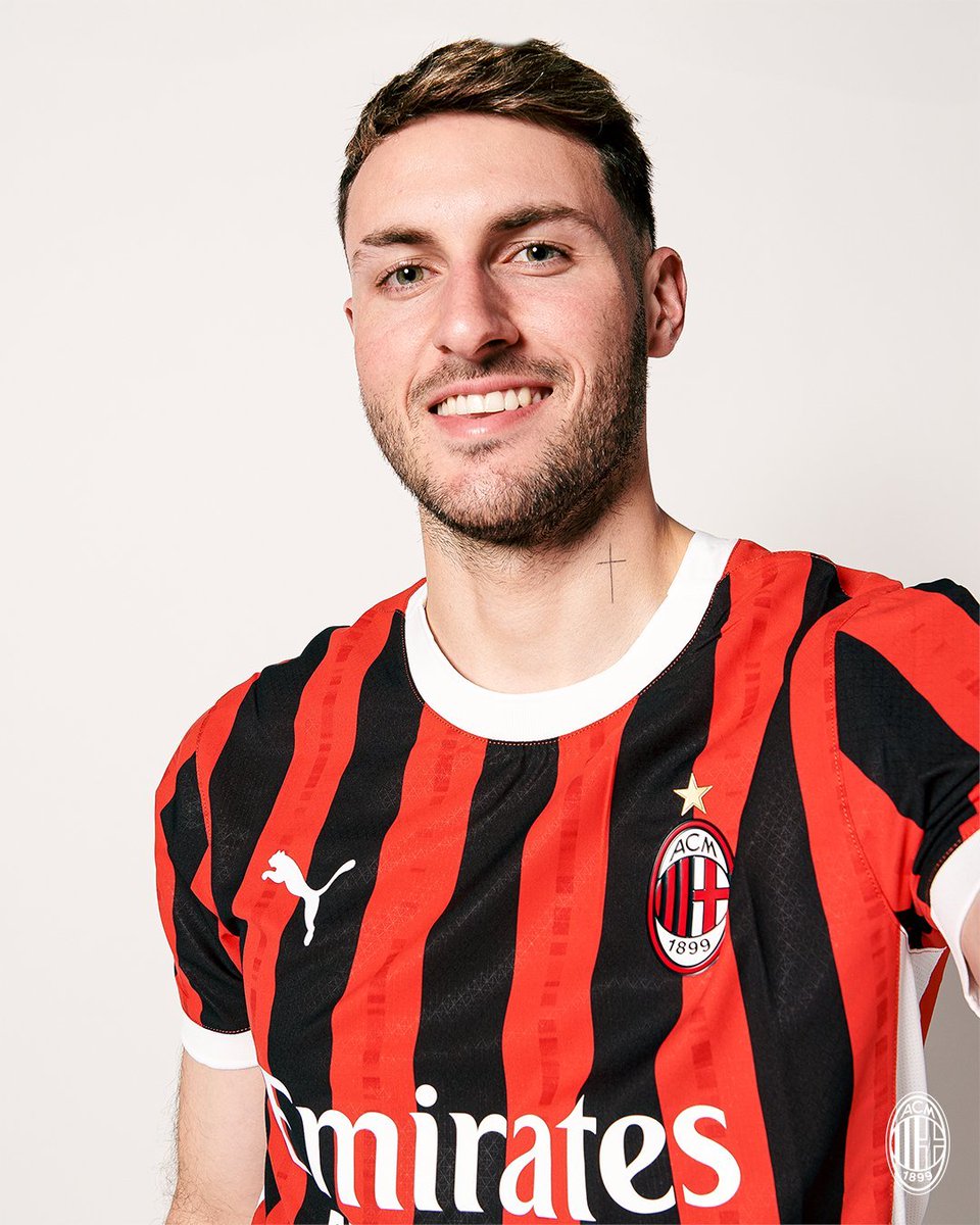 MilanTMN's tweet photo. 👶🏻🔴⚫️ https://t.co/70gH42yr1Y