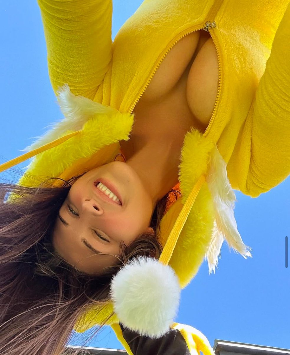 Massage therapists knead muscles and other soft tissues of the body to provide treatment for injuries and to promote general wellness. Massage therapists treat clients by applying pressure to manipulate the body's soft tissues and joints. Dm for more information