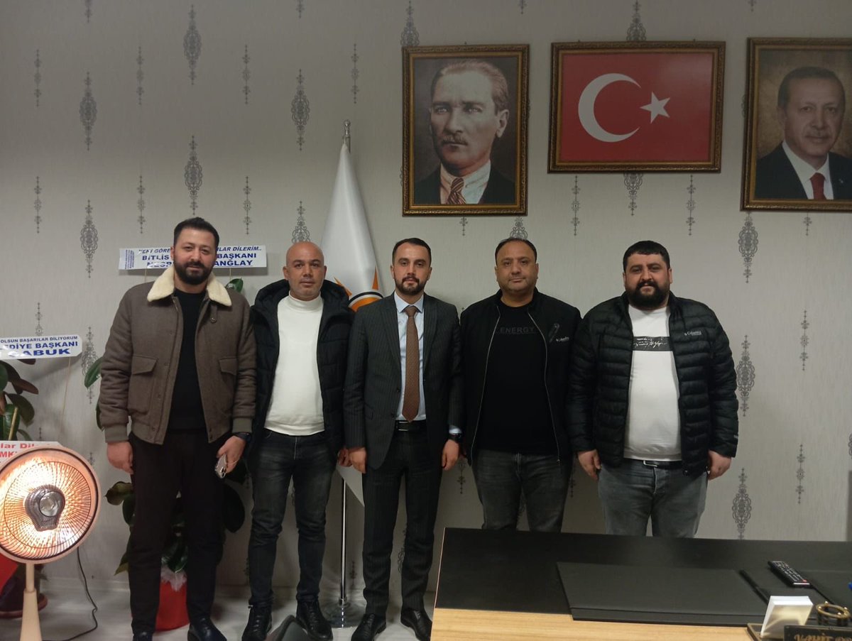 Ak Gençlik Bitlis (@akgenclikbitlis) on Twitter photo 📍Ak parti Bitlis il Başkanlığı
İl Gençlik kolları Başkanımız sayın <a href="/vahitorakk/">Vahit ORAK</a> a hayırlı olsun ziyaretinde bulunan,Hemşerilerimize ziyaretleri ve hayırlı olsun dilekleri için teşekkür ederiz. 📍Ak parti Bitlis il Başkanlığı
İl Gençlik kolları Başkanımız sayın <a href="/vahitorakk/">Vahit ORAK</a> a hayırlı olsun ziyaretinde bulunan,Hemşerilerimize ziyaretleri ve hayırlı olsun dilekleri için teşekkür ederiz.