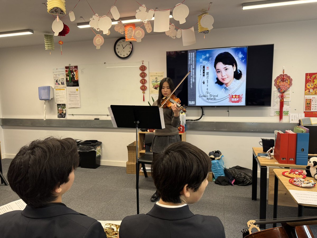 ElthamCLang's tweet photo. Y10 students—playing some beautiful traditional Chinese music to celebrate the New Lunar Year 🧧🐍🧨 https://t.co/h8Kxi0lzSt