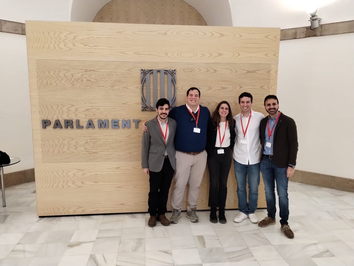 Col·legi Metges BCN (@combarcelona) on Twitter photo La secció col·legial <a href="/MetgesJovesCOMB/">MetgesjovesCOMB</a> va comparèixer a la Comissió de Salut del <a href="/parlamentcat/">Parlament de Catalunya</a> on va exposar les principals inquietuds i necessitats dels metges joves, que representen un col·lectiu de més de 5.000 professionals a tot Catalunya.
comb.cat/ca/comunicacio… La secció col·legial <a href="/MetgesJovesCOMB/">MetgesjovesCOMB</a> va comparèixer a la Comissió de Salut del <a href="/parlamentcat/">Parlament de Catalunya</a> on va exposar les principals inquietuds i necessitats dels metges joves, que representen un col·lectiu de més de 5.000 professionals a tot Catalunya.
comb.cat/ca/comunicacio…