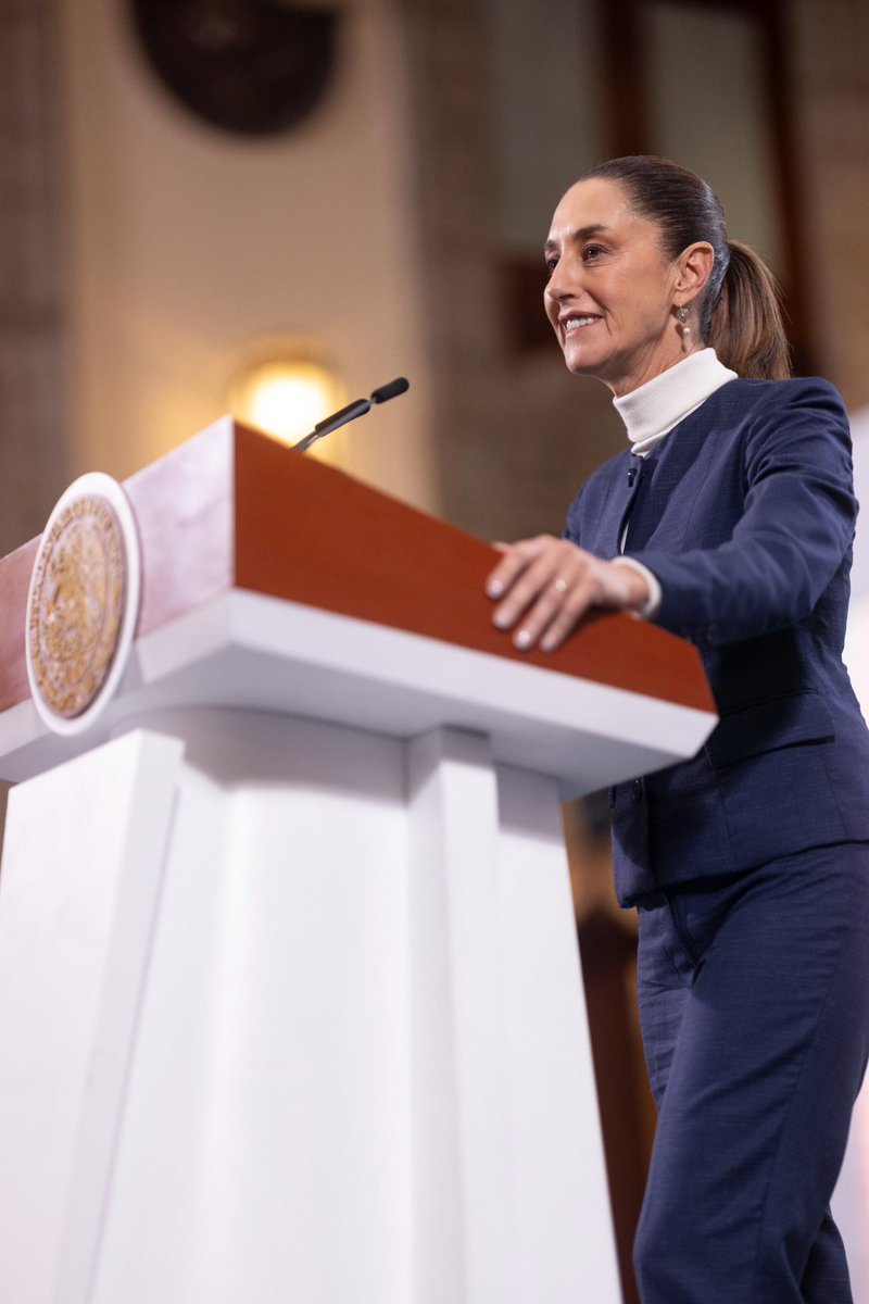 ¡Tenemos Presidenta! 

Nuestra Mandataria, <a href="/Claudiashein/">Claudia Sheinbaum Pardo</a> informa que tras una conversación con Donald Trump (este la calificó como amistosa) se pone pausa a los aranceles por un mes.

México reforzará la seguridad en la frontera con Estados Unidos con 10 mil elementos de la