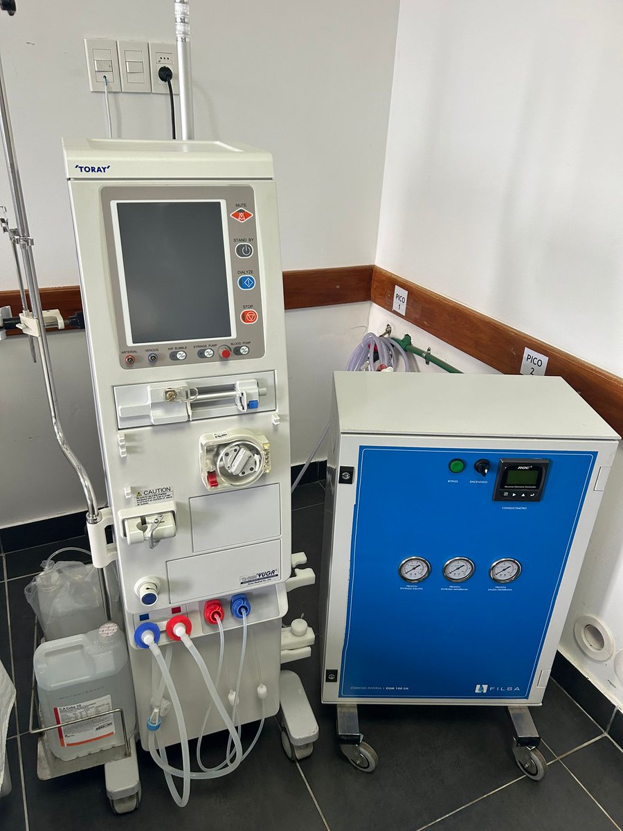 ASSEcomunica's tweet photo. El Hospital de #Rocha cuenta con un segundo equipo de #hemodiálisis y el tercero de #ósmosis
👉Esto permite la realización de dos diálisis en forma simultánea
👉La primera diálisis se realizó el 31 de marzo de 2023: Van 617 hasta la actualidad
#ASSEenMarcha
🧵👇 https://t.co/tvnNt49cym