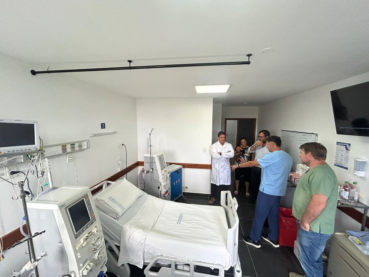ASSEcomunica's tweet photo. El Hospital de #Rocha cuenta con un segundo equipo de #hemodiálisis y el tercero de #ósmosis
👉Esto permite la realización de dos diálisis en forma simultánea
👉La primera diálisis se realizó el 31 de marzo de 2023: Van 617 hasta la actualidad
#ASSEenMarcha
🧵👇 https://t.co/tvnNt49cym