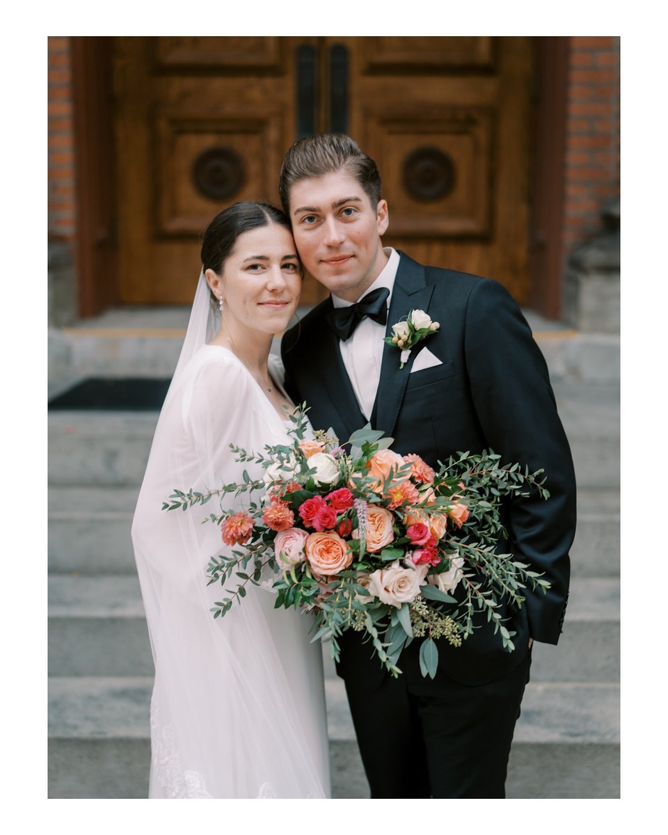 CicchiniCustom's tweet image. On your wedding day, every detail matters. Make a lasting impression with a custom look from Cicchini, tailored to perfection just for you.

Learn more: cicchinicustomclothier.com/contact