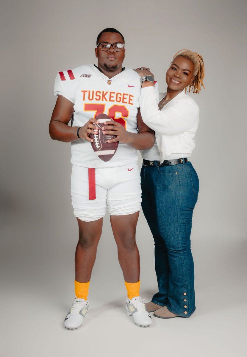 7eventy6ix_'s tweet photo. SKEGEE🏠!
#Committed 
@insidezone @TBSCoachSamuels 
@BMNiedermeyer @CoachSteveDill 
@UnLockYourGame @tcountyfootball https://t.co/LgwP7sM57d