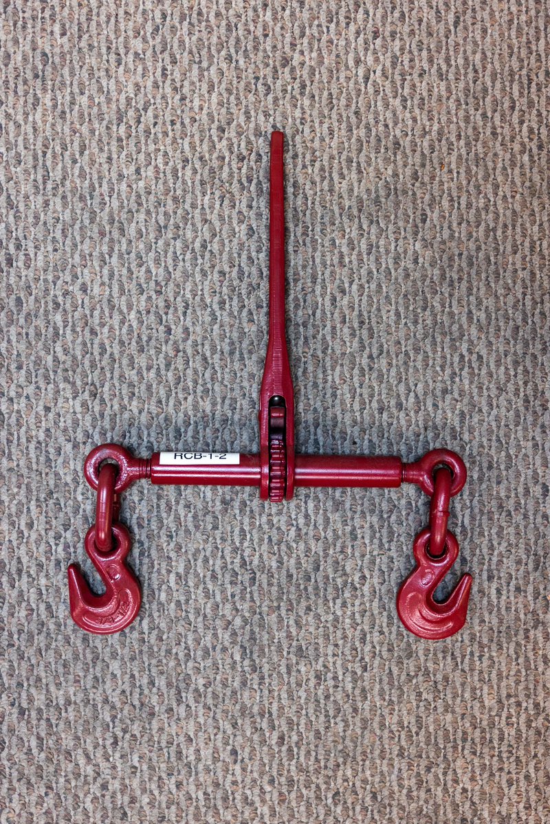 Small but mighty 💪 Meet the essential tool for securing heavy loads: USA Ratchet's Chain Binder. Built tough for the jobs that demand the best. 🛠️

#HeavyDutyGear #ChainBinder #SecureYourLoad #USAQuality #HaulingEssentials #CargoSecuring