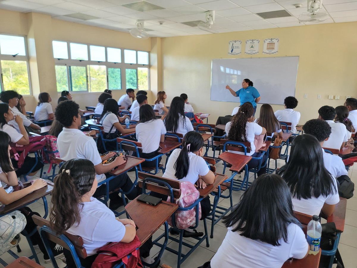 CentroTec_JDMR's tweet photo. Docentes guías del Centro Tecnológico Juan de Dios Muñoz Reyes desde las aulas de clases junto a estudiantes Técnicos de Bachillerato, Técnico General y Especialista brindando la introducción y orientaciones para el buen inicio del Año Lectivo 2025
#TecJDMR
#SoyTecNicaragua https://t.co/j9pJtjGuEJ