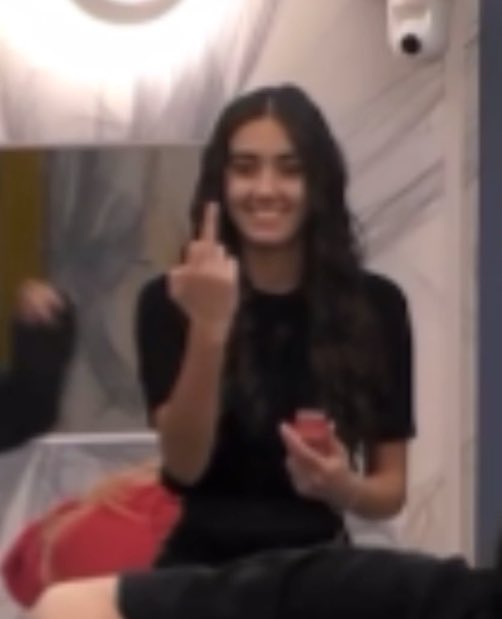 myblshop's tweet photo. a Zeudi representa tão bem a gente kkkkkkkk #zelena  https://t.co/d8jBi7vcOJ
