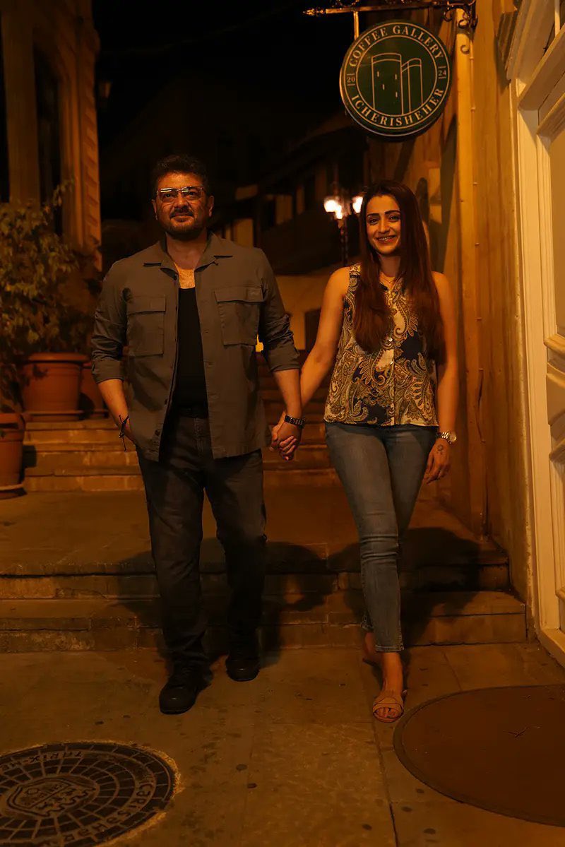 You_We_12's tweet photo. The King &amp; Queen @trishtrashers 🥰🥰🥰😍😍💚💜💜💘💘😘😘😘✅✅✅

#AjithKumar 😜
#TrishaKrishnan #Trisha #SouthQueenTrisha #Ak #Ajithkumar𓃵 #3sha #VidaaMuyarchi #AjithTrisha https://t.co/UHLzkSgBiS