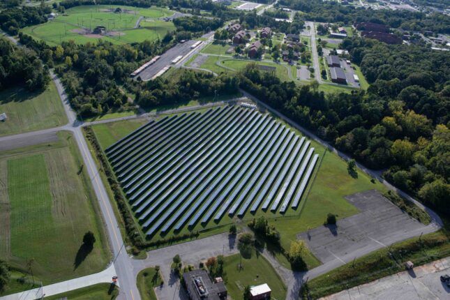 ⚡DoD is investing in “energy islands” amidst growing threats to energy security. Fort Knox offers a compelling example of how energy independence may also strengthen infrastructure and improve efficiency, write Maj. Alicia Dotson and Col. Andrew Pfluger.

buff.ly/4hkJRAM