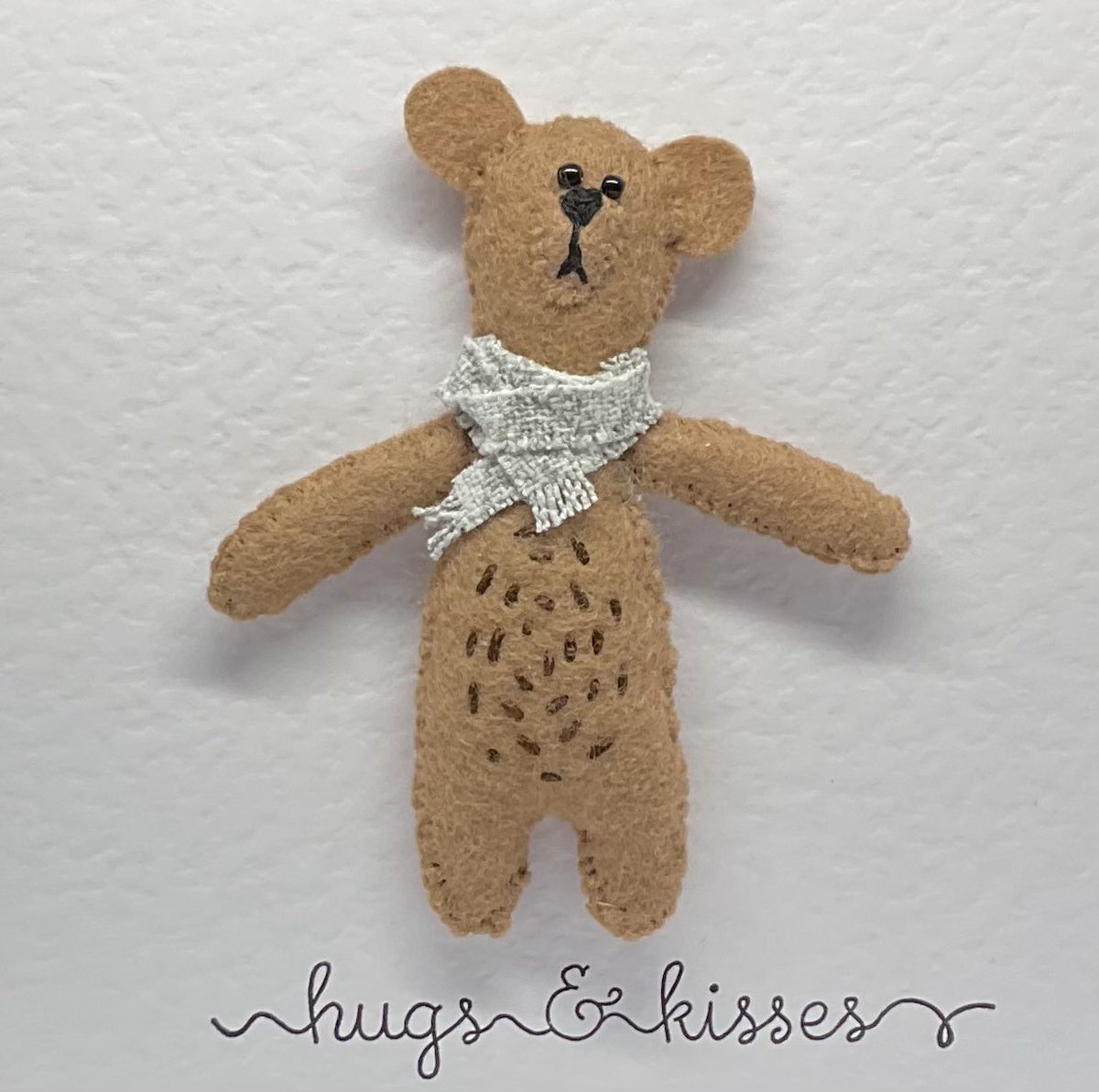 LoobyFelts's tweet photo. Hand stitched felt bear greetings card. Perfect for sending someone special hugs and kisses.

https://t.co/BDxHCRngGO https://t.co/iHNRsf8t2K