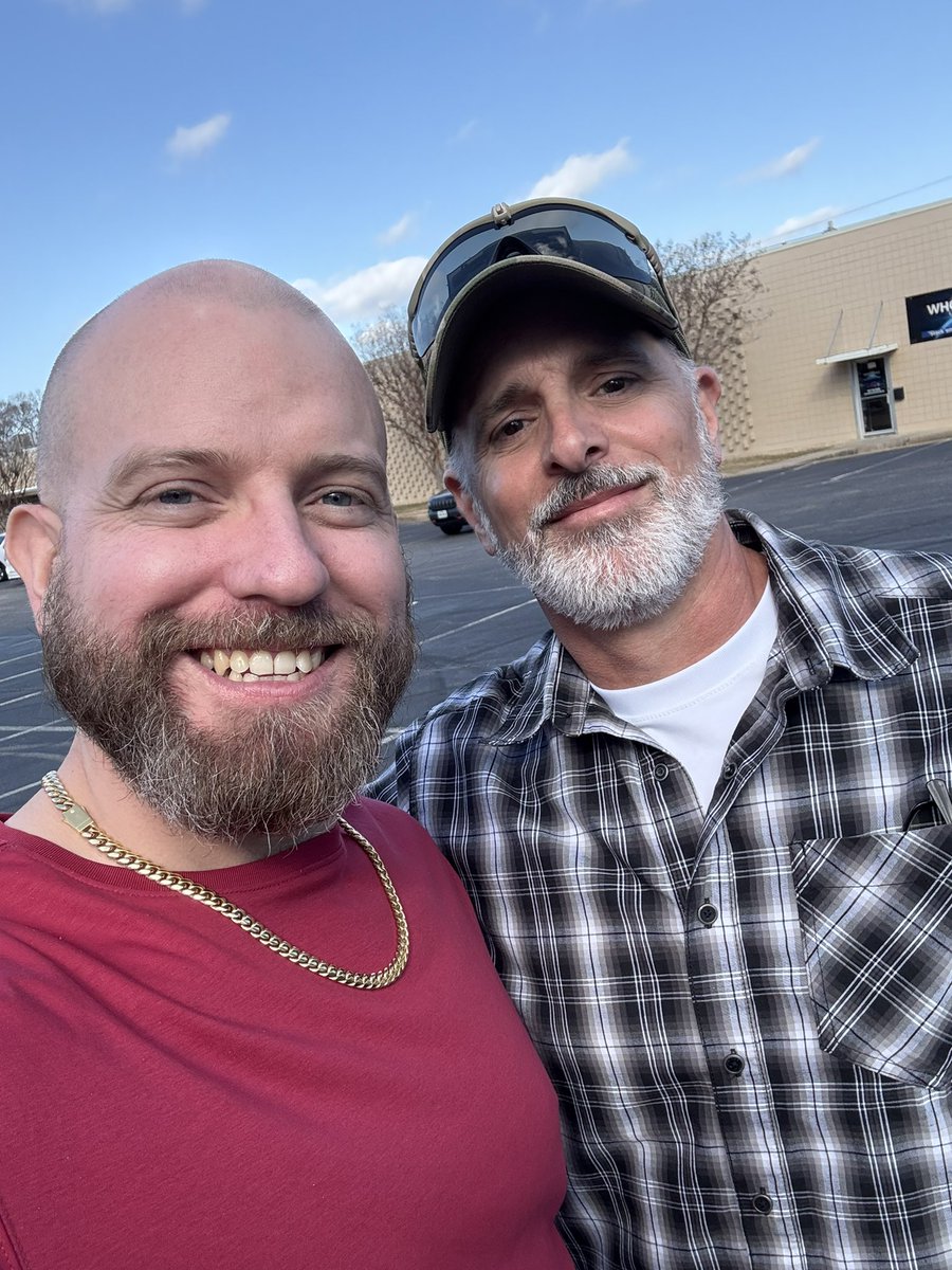 RealRyanNichols's tweet image. I spent many days being tortured in the DC Jail next to this man.
Dan Caldwell- my fellow Marine Corps veteran and J6er - You can come see me anytime you want.
We went through one of life’s craziest experiences together, and will always hold that bond.
I love you, miss you,…