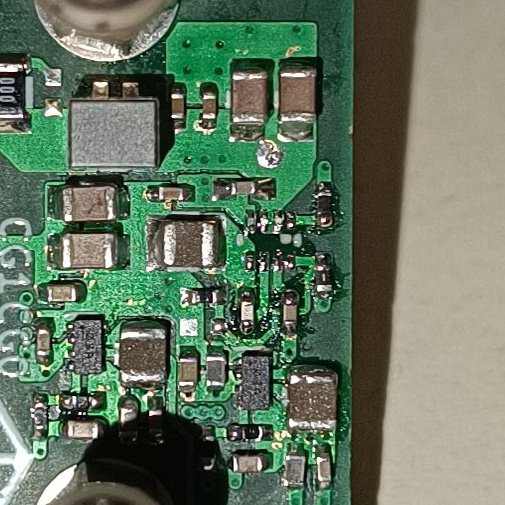 NotBlackMagic1's tweet image. Mistakes were made when designing the camera GMSL serializer board. First issues (so far), I connected the input buck converter EN pin to the supply pin. This kills the buck when powered from a supply above ~11V... Two buck killed before finding the issue...
#debug #pcb #hardware
