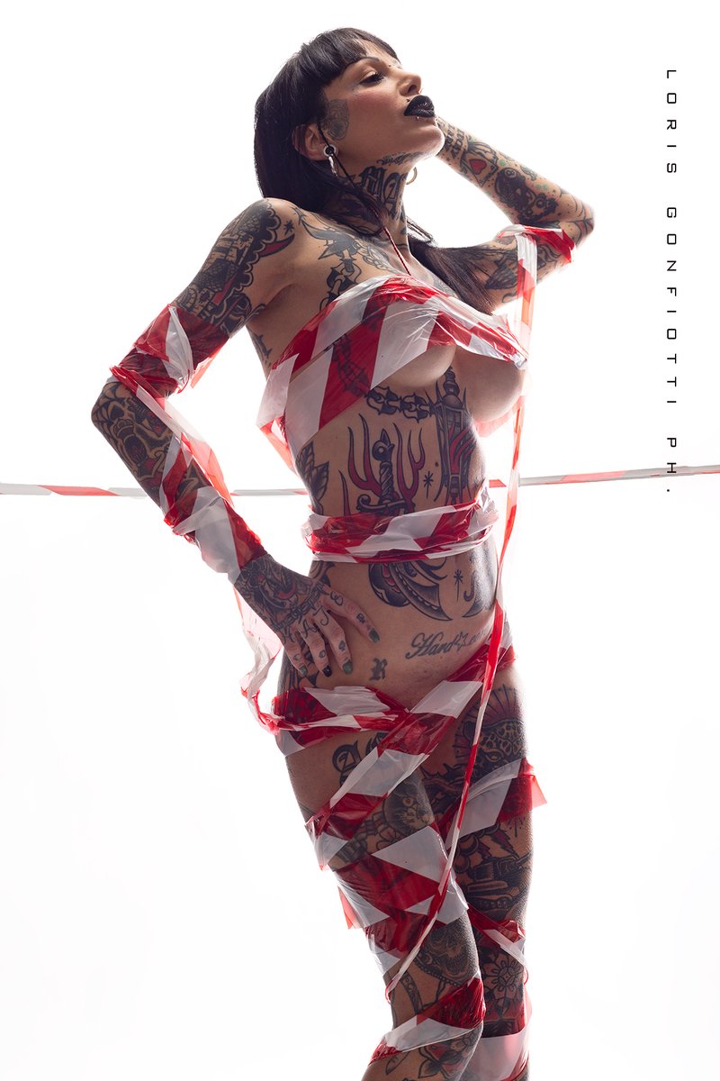LORISGONFIOTTI's tweet photo. "Sexy Crime scene"
Starring : Robertina Hates
Loris Gonfiotti
@robertinahates By @lorisgonfiottiphotographer
@lorisgonfiottiph
#crimescene #crime #truecrime #crimescenecleanup #truecrimecommunity #murder #truecrimeaddict #biohazard #forensics #serialkillers #naked https://t.co/XADUlhxq5V