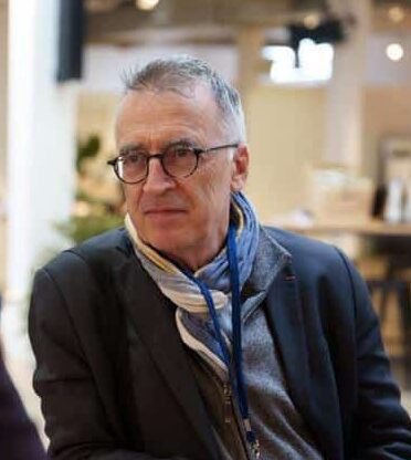 Le café pédagogique (@cafepedagogique) on Twitter photo « Peut-on accepter que notre pays soit un des seuls au monde où l’Etat finance son principal concurrent – l’enseignement privé – à hauteur de 75% d’argent public sans aucun contrôle administratif, pédagogique ni financier ? » <a href="/yannicktrigance/">yannick Trigance</a> cafepedagogique.net/2025/02/03/mad… « Peut-on accepter que notre pays soit un des seuls au monde où l’Etat finance son principal concurrent – l’enseignement privé – à hauteur de 75% d’argent public sans aucun contrôle administratif, pédagogique ni financier ? » <a href="/yannicktrigance/">yannick Trigance</a> cafepedagogique.net/2025/02/03/mad…