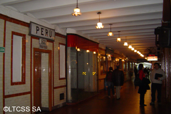 The Peru station, in the oldest part of the Subte. The transit authority preserves it. https://t.co/...