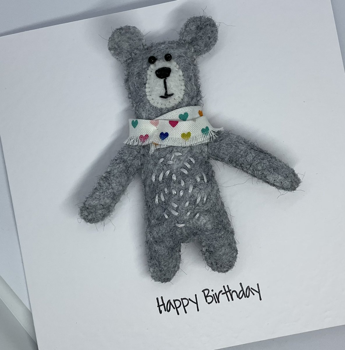 LoobyFelts's tweet photo. Hand stitched felt bear greetings card 
Newly listed in my little #etsyshop 
https://t.co/kMXnnIFIbV https://t.co/CPTVajKpVO