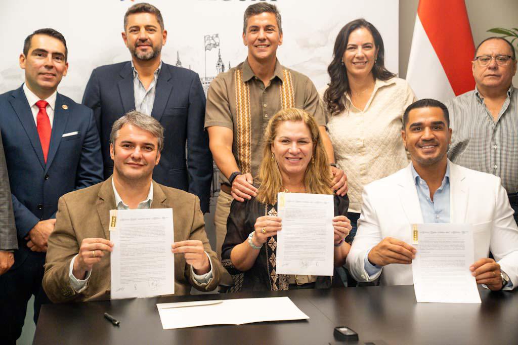 Pedro Alliana (@allianapedro) on Twitter photo ¡Noticias positivas para Coronel
Oviedo!
En Mburuvicha Róga, se concretó oficialmente la firma del convenio entre el <a href="/msaludpy/">Ministerio de Salud</a> , <a href="/EssapSA/">Essap S.A.</a> y la Municipalidad, sobre el proyecto de vertido de residuos líquidos del Gran Hospital en la planta de tratamiento de la ESSAP.
Un paso clave ¡Noticias positivas para Coronel
Oviedo!
En Mburuvicha Róga, se concretó oficialmente la firma del convenio entre el <a href="/msaludpy/">Ministerio de Salud</a> , <a href="/EssapSA/">Essap S.A.</a> y la Municipalidad, sobre el proyecto de vertido de residuos líquidos del Gran Hospital en la planta de tratamiento de la ESSAP.
Un paso clave