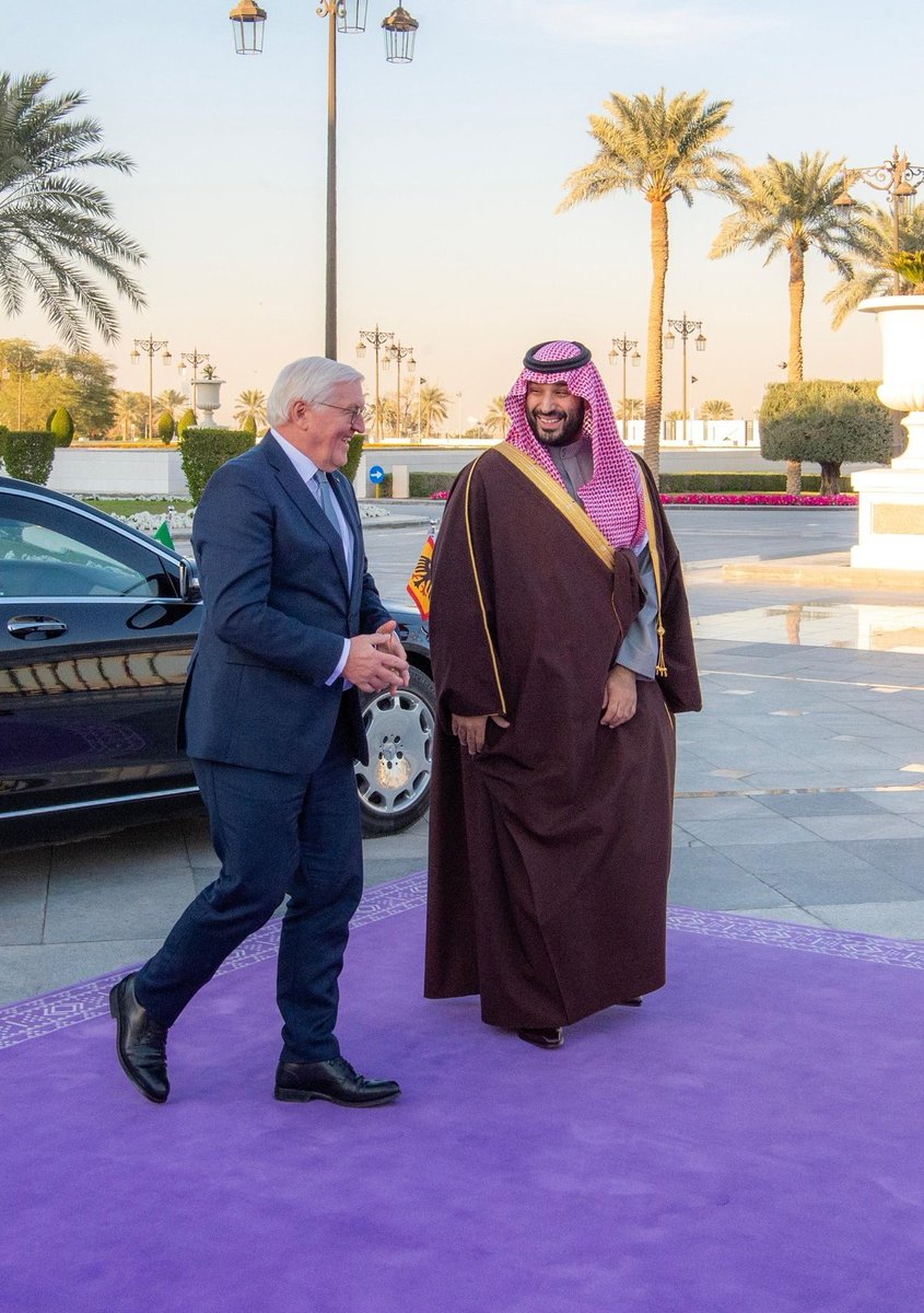صالحـه العتيبي 𓋜 (@salohax1) on Twitter photo أبتسامة تسعد وطن🇸🇦
#رئيس_ألمانيا_في_المملكة
حوّل المستحيل الى واقع💚🇸🇦
صرنا محط أنظار العالم💪🏻👏🏻
هيبة وشموخ 💚🇸🇦
#ولي_العهد
<a href="/AzizbagBag/">عبدالعزيز أحمد بغلف🇸🇦</a> أبتسامة تسعد وطن🇸🇦
#رئيس_ألمانيا_في_المملكة
حوّل المستحيل الى واقع💚🇸🇦
صرنا محط أنظار العالم💪🏻👏🏻
هيبة وشموخ 💚🇸🇦
#ولي_العهد
<a href="/AzizbagBag/">عبدالعزيز أحمد بغلف🇸🇦</a>