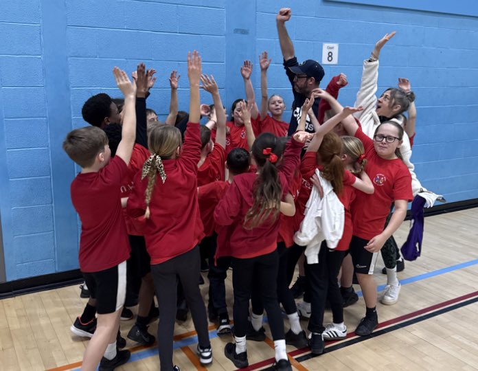 HeadleyParkPrim's tweet photo. π WEST OF ENGLAND CHAMPIONS π
What an incredible day at @UWEBristol today for the @wesportap West of England Athletics Finals!
We are SO proud of our #TeamHP children who worked tirelessly in preparation for the event, what a team! π
Thanks to @AshtonSSP for the support π https://t.co/ftd2EbVYGG