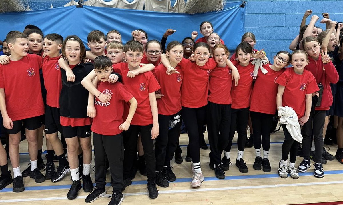 HeadleyParkPrim's tweet photo. π WEST OF ENGLAND CHAMPIONS π
What an incredible day at @UWEBristol today for the @wesportap West of England Athletics Finals!
We are SO proud of our #TeamHP children who worked tirelessly in preparation for the event, what a team! π
Thanks to @AshtonSSP for the support π https://t.co/ftd2EbVYGG