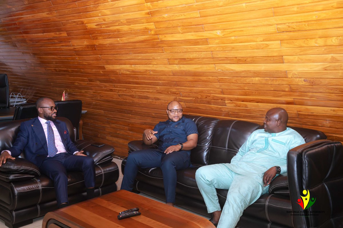 o_ayariga's tweet photo. I received a high powered delegation from the Greater Accra Regional Youth wing and Commanders of the Green Army in the Region.
We had discussions on youth empowerment and development.
The future is Youth
#onGod
#show_working
#more_working https://t.co/ChsWnU7JOx