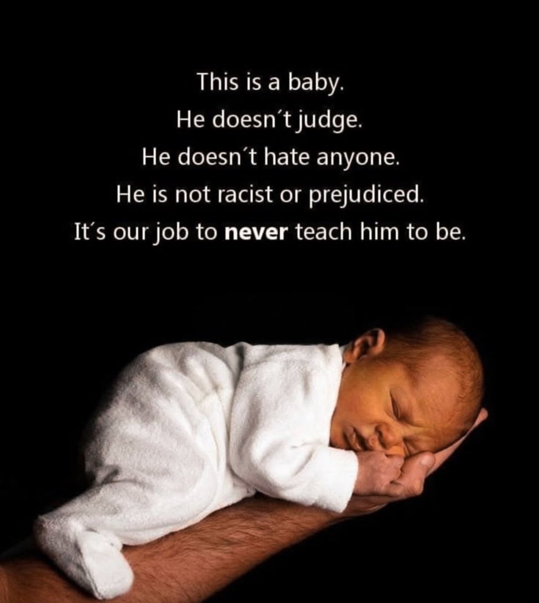 MarieWvL's tweet image. Sommige volgers zullen denken,
Marie is een keiharde.
Keihard soms in haar oordeel, 
keihard in hoe te straffen.
Leven heeft mij gevormd 
maar geloof mij als je die keiharde schil afpelt komt daar gewoon een lief zorgzaam dametje onderuit.
We hadden ooit een lege schijf 👇🏻