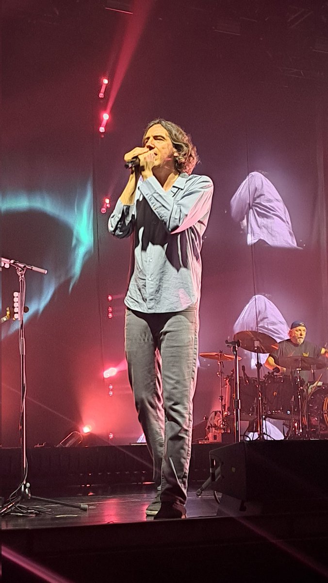 KromerMaya's tweet photo. Thank you for an amazing night! LOVE!!! 💚 #SnowPatrol #frankfurt  #TheForestIsThePath #livemusic https://t.co/Z3hMMHwMkP