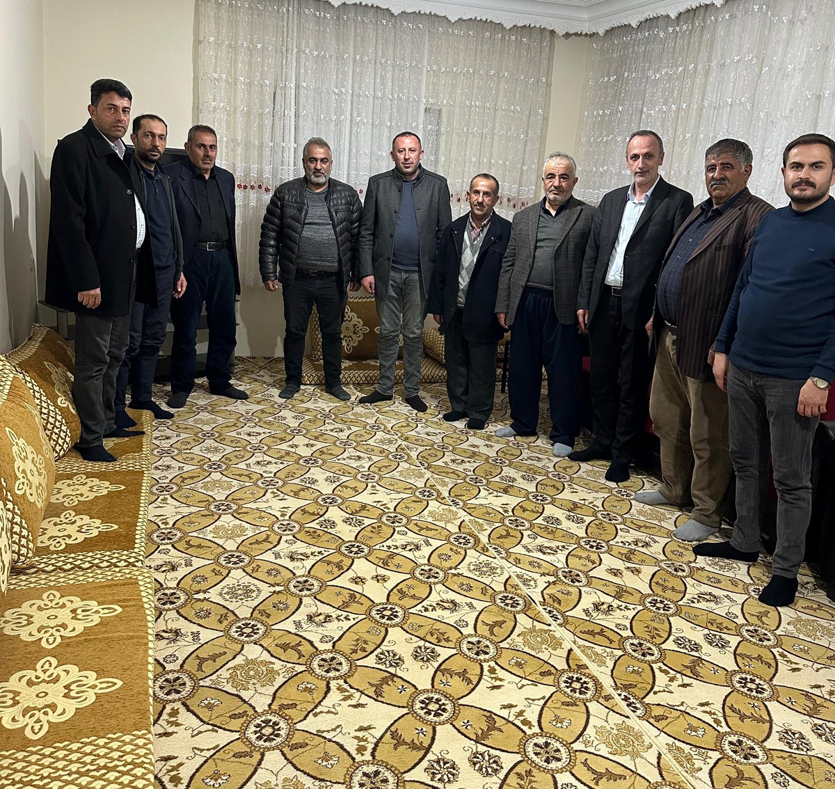 Ak Parti Yüksekova İlçe Teşkilatı olarak Dibekli Köyü sakinlerimizi ve köy muhtarımızı ziyaret ettik.

Kıymetli hemşehrilerimizle ve muhtarımızla biraraya gelip hasbihal ettik; sorunlarını, talep, görüş ve önerilerini dinledik. 

Köy muhtarımıza ve köy sakinlerimize gösterdikleri