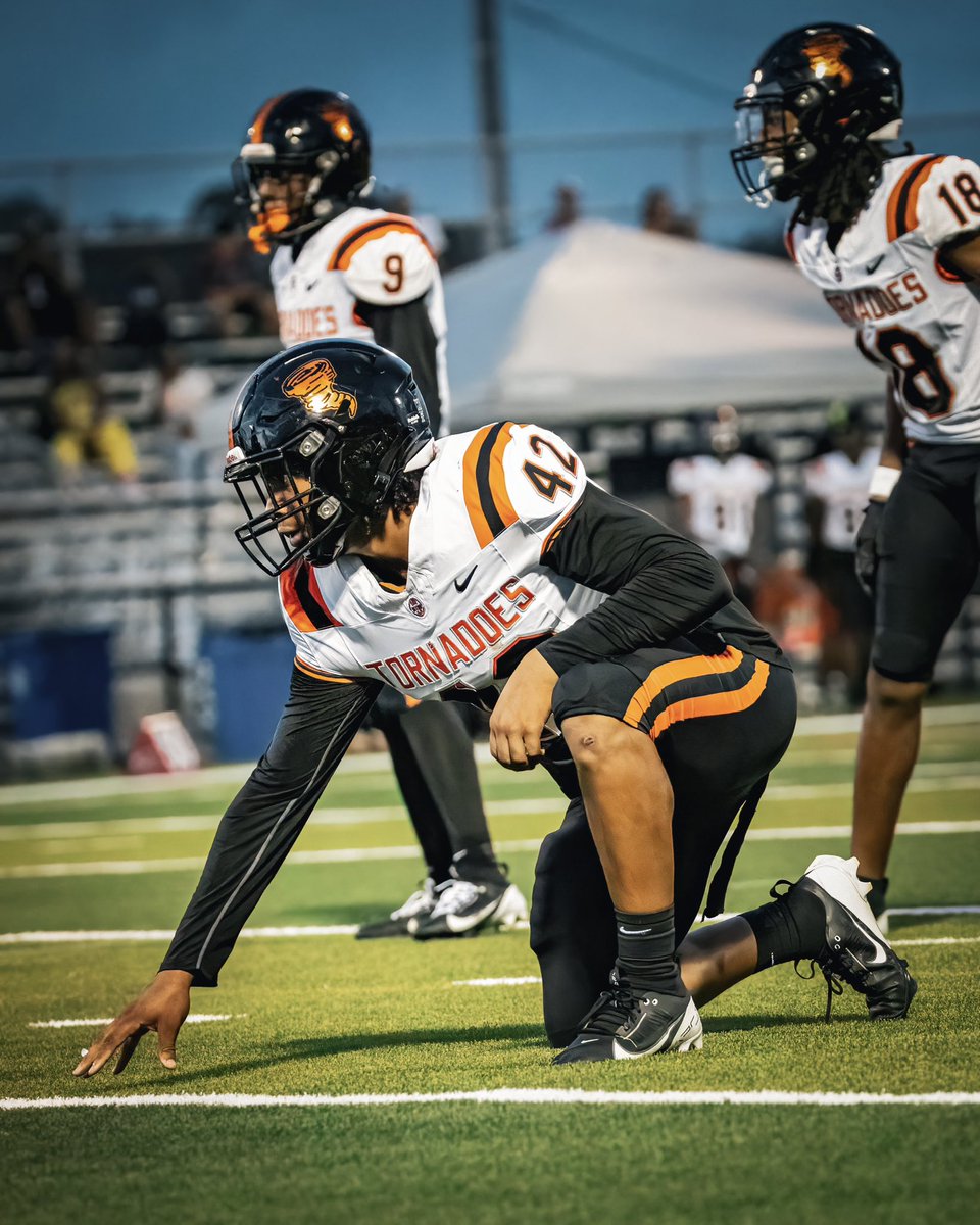 E_thompson19's tweet image. 10th grade season was a success💪🏽

hudl.com/v/2REkNe
