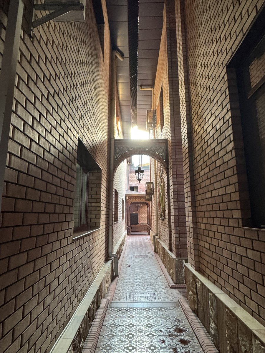 一直没有找到合适的，又赶上年底，最近可算是时间比较自由一些，跟夫人商量了下，继续寻合适的FQ，新手来聊，老手算了，怕跟不上节奏。