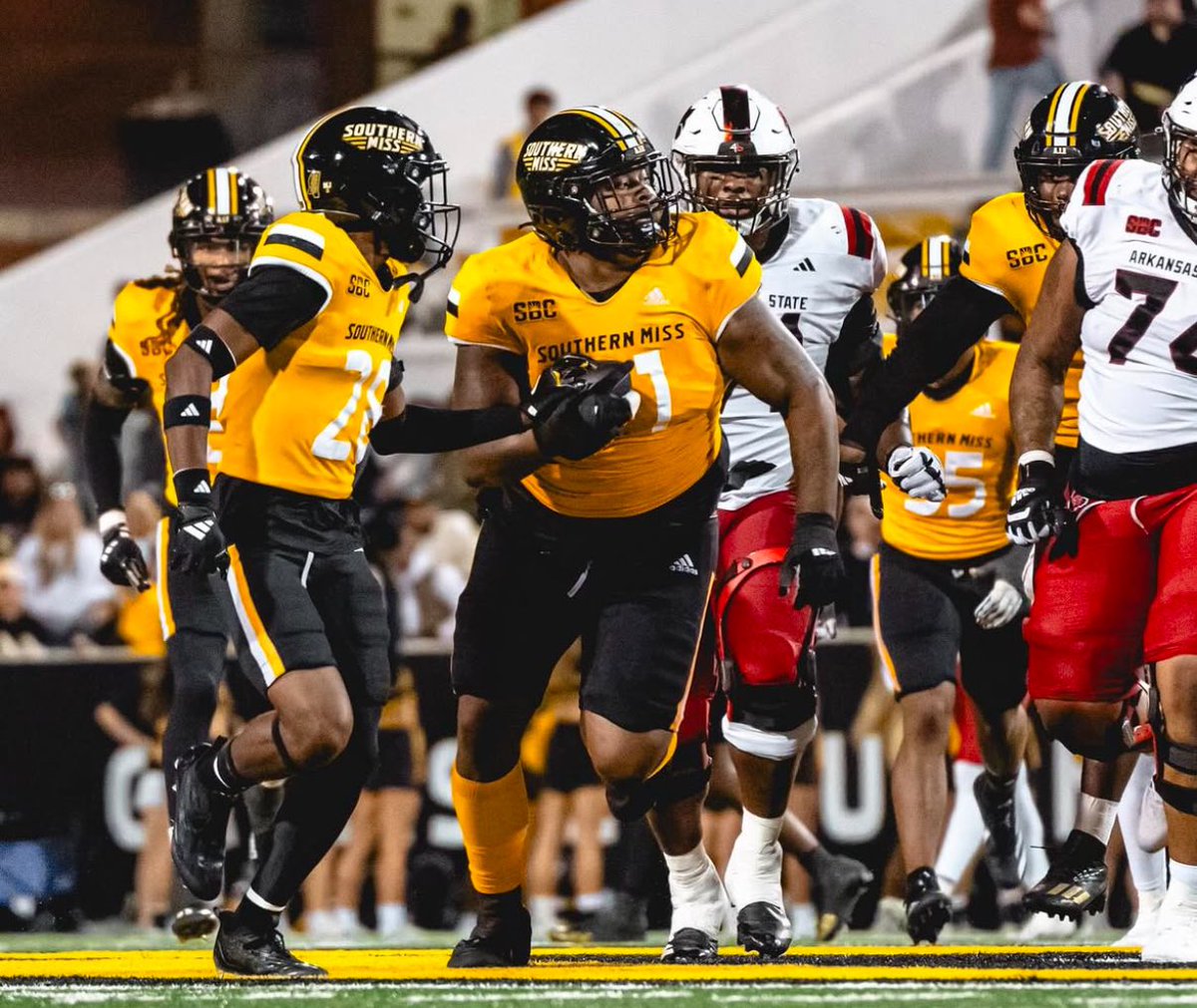 Mike Rittelmann (@mrittcgs) on Twitter photo 🏈 2025 <a href="/CGSAllStar/">The College Gridiron Showcase</a> Player Profile
🚨DL <a href="/meco_roland/">DeMeco Roland</a>
📍<a href="/SouthernMissFB/">Southern Miss Football</a>
📊2024 ➡️ 24 Tackles / 4 TFL’s / 1 Sack / 2 Blocked Kicks 👀
✅ JC ➡️ <a href="/BlueDragonsFB/">Hutchinson Blue Dragon Football</a>
‼️ Arm ➡️ 33 1/8
‼️ Wingspan ➡️ 79 1/4 👀
#CGS2025 🏈 2025 <a href="/CGSAllStar/">The College Gridiron Showcase</a> Player Profile
🚨DL <a href="/meco_roland/">DeMeco Roland</a>
📍<a href="/SouthernMissFB/">Southern Miss Football</a>
📊2024 ➡️ 24 Tackles / 4 TFL’s / 1 Sack / 2 Blocked Kicks 👀
✅ JC ➡️ <a href="/BlueDragonsFB/">Hutchinson Blue Dragon Football</a>
‼️ Arm ➡️ 33 1/8
‼️ Wingspan ➡️ 79 1/4 👀
#CGS2025