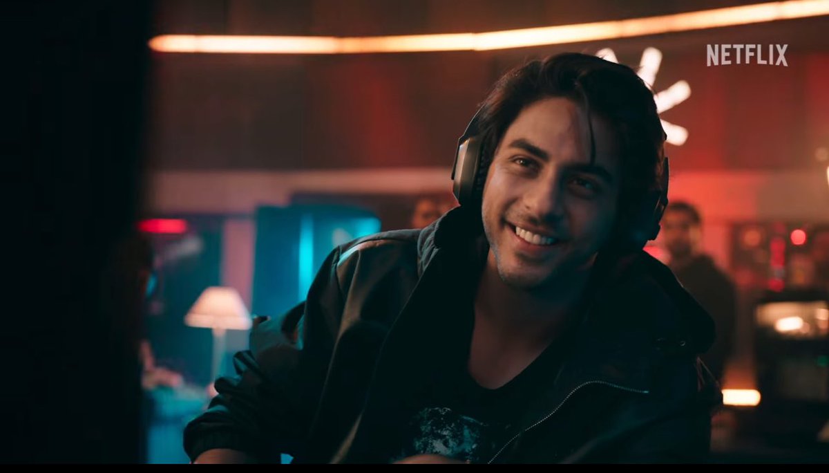 moodydamsel_'s tweet photo. looks like aryan was clearly been holding back his brightest smile for the debut 😭 https://t.co/J5zyDlPUOO