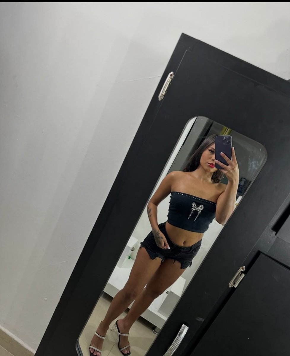 PrincessCacap's tweet photo. Tell these bitches they can never compete 💋👯‍♀️ https://t.co/EU2BcSUwjY