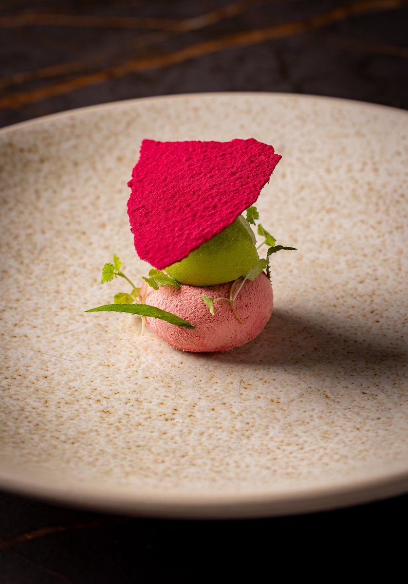 EtchFood's tweet image. GRANNY SMITH | BEETROOT

Beetroot parfait, Granny Smith apple sorbet, marigold, and beetroot tuille – a balance of earthy, tangy, and floral notes to round off your experience at etch.

📸 @JustinDeSouza7

☎️ 01273 227485

✉️ contact@etchfood.co.uk

etchfood.co.uk