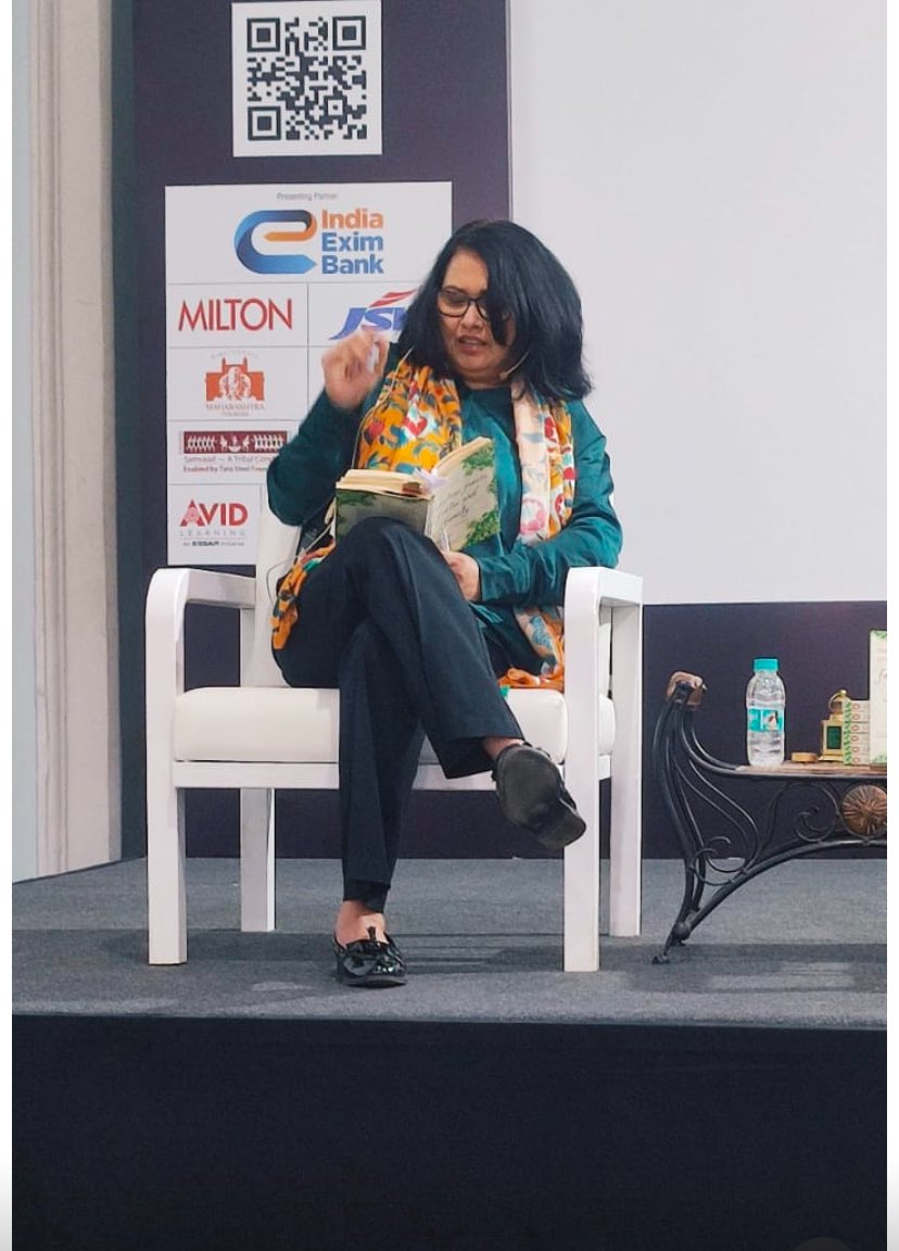 TabindaBakes's tweet image. Speaking at #KGAF25 #kgaf #kalaghoda  at Mumbai with @osamajalali . A wonderful session #fabulousFeastsFablesandFamily #penguinBooks