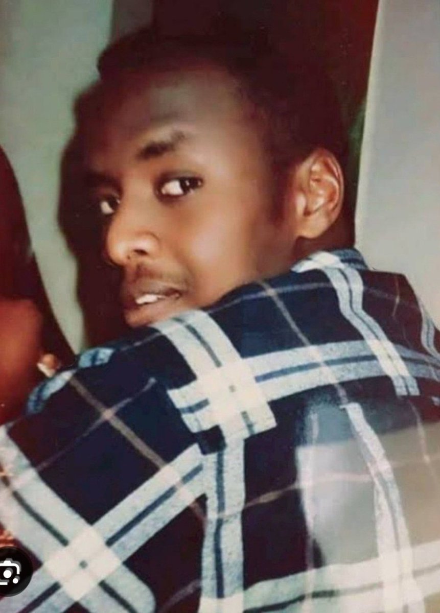 Muhoozi Kainerugaba, mwine Museveni. Omusiita.