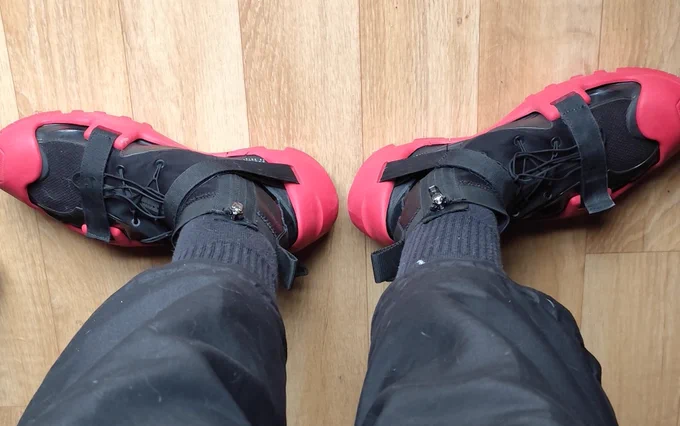 Check my shoes again 