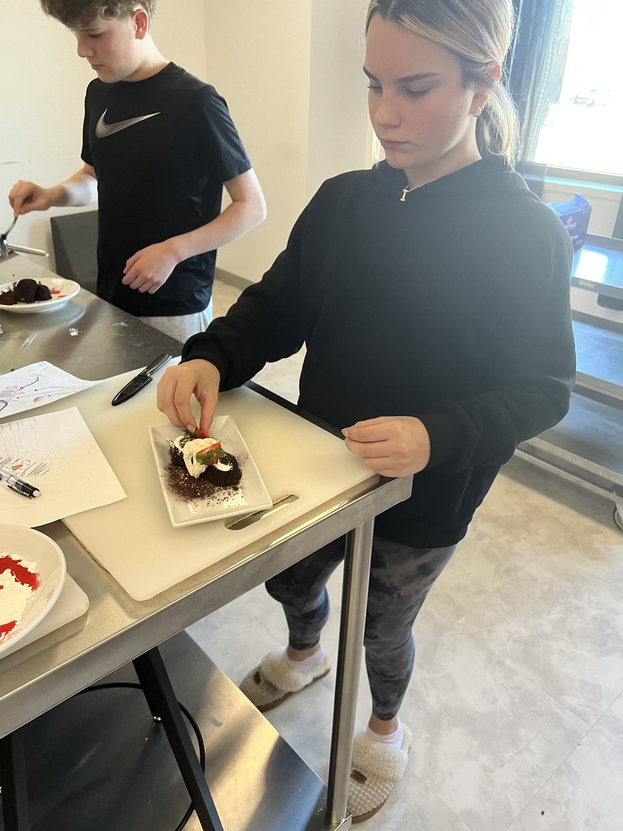 Destine' Grobe tweet media