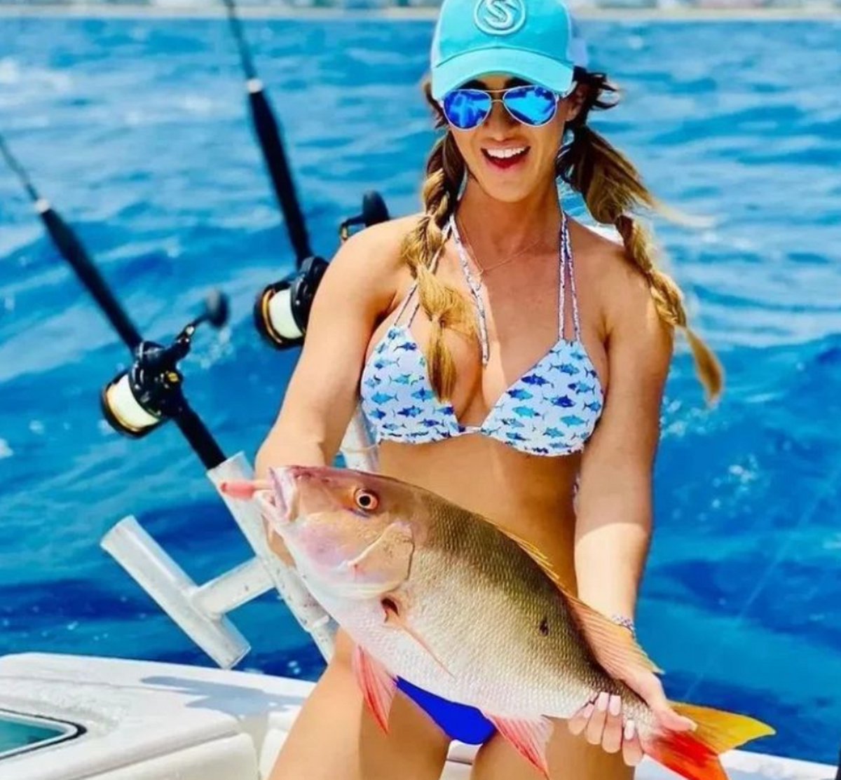 fishingfanszone's tweet photo. Keep calm and fish on.🔥🔥
.
#fishingboats #bassfishing #fishinglures #trout #fishinggear #flyfishing #fishinglure #saltwaterfish https://t.co/TlXrPdKn3P