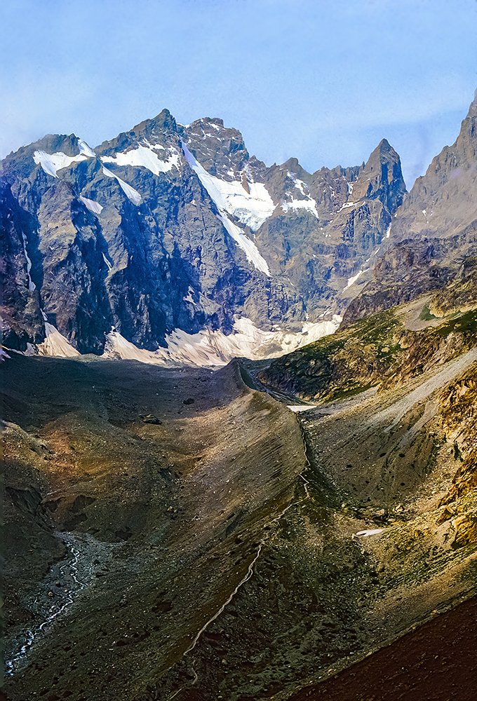 Eté 1975 dans le Parc des Ecrins 
- Le Glacier Blanc
- Glacier Blanc et Pic du Glacier d'Arsine
- Moraine du Glacier Noir
- Torrent de la Selle

#alpesdusud #hautesalpes #hautesalpestourisme #Lovepaca #myhautesalpes #myprovencealpescotedazur #pacatourisme #regionsud #paulcmaurice