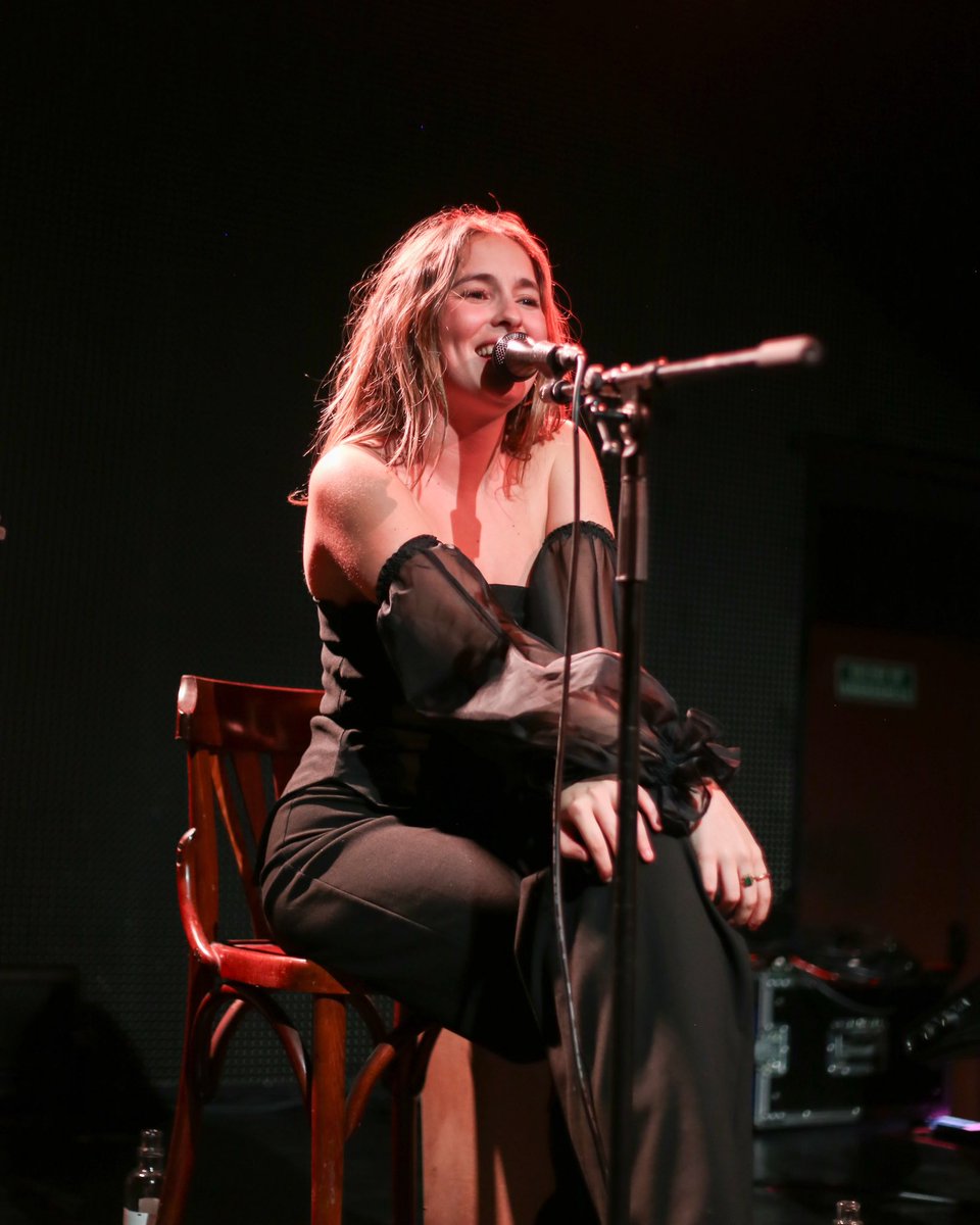 Marilia Monzón (<a href="/mariliamonzon/">Marilia Monzón🌵</a>) llega a la sala <a href="/LAUTbarcelona/">LAUT</a> con el Festival Empremtes para presentar su primer álbum “Prenderé una velita” 💿🕯️✨🤍

📸 <a href="/acgphotos_/">𝐀𝐥𝐞𝐣𝐚𝐧𝐝𝐫𝐨 𝐂𝐚𝐫𝐯𝐚𝐣𝐚𝐥</a> 
🙏🏼 <a href="/EmpremtesFest/">Festival Empremtes</a> 
#MariliaMonzon #PrendereUnaVelita #Concierto #Barcelona #FestivalEmpremtes #SalaLaut