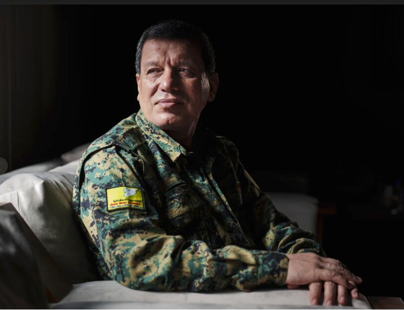 Le commandant kurde Mazloum Abdi affirme que son groupe souhaite un État laïc et civil dans la Syrie post-Assad limportant.fr/infos-moyen-or… <a href="/mutludc/">Mutlu Civiroglu</a>