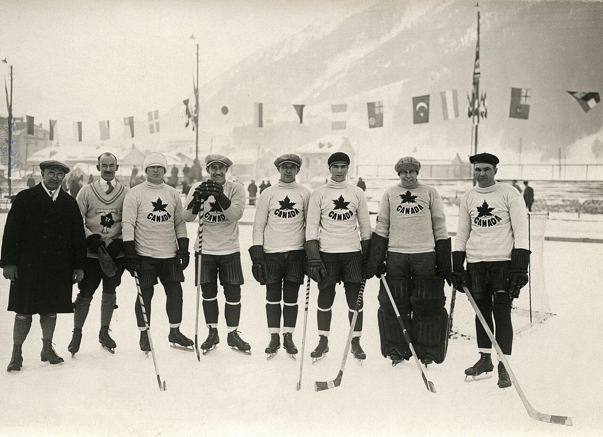 On this day in 1924, Canada won Gold in hockey at the first Winter Olympics. 
After winning hockey gold at the Summer Olympics in 1920, Canada won every single game and outscored their opponents 132 to 3 in 1924.
Let's learn more about when Canada won Gold!

🧵1/10