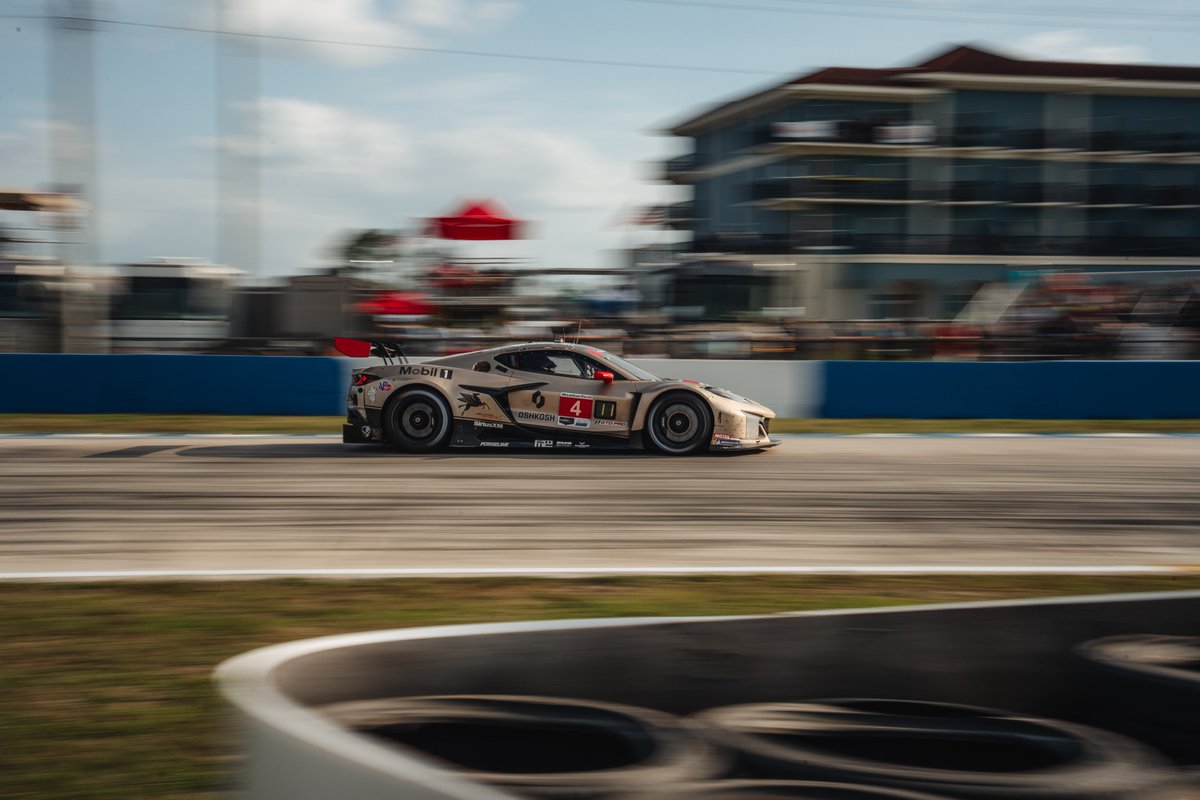 Another photographer spotlight…can’t go wrong with the <a href="/mobil1racing/">Mobil 1 Racing</a> 50th Anniversary gold livery!

IG: nathan.light

#Corvette #CRbyPMM #PrattMillerMotorsports