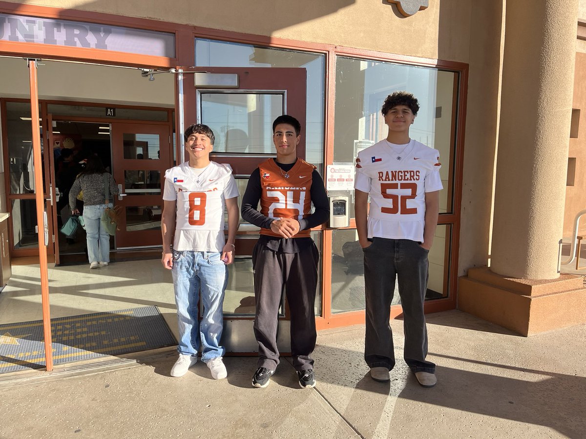 RangerStuCo (@ranger_stuco) on Twitter photo “Win the Week” Monday with <a href="/Daniel_Chavez08/">Daniel Chavez</a> & <a href="/rhsrangersfbs/">Riverside Rangers Football</a> 🧡🏈💙#riverside4ever <a href="/vlara_82/">Victor A. Lara</a> <a href="/XLugo_RHS/">Xochitl Lugo</a> “Win the Week” Monday with <a href="/Daniel_Chavez08/">Daniel Chavez</a> & <a href="/rhsrangersfbs/">Riverside Rangers Football</a> 🧡🏈💙#riverside4ever <a href="/vlara_82/">Victor A. Lara</a> <a href="/XLugo_RHS/">Xochitl Lugo</a>